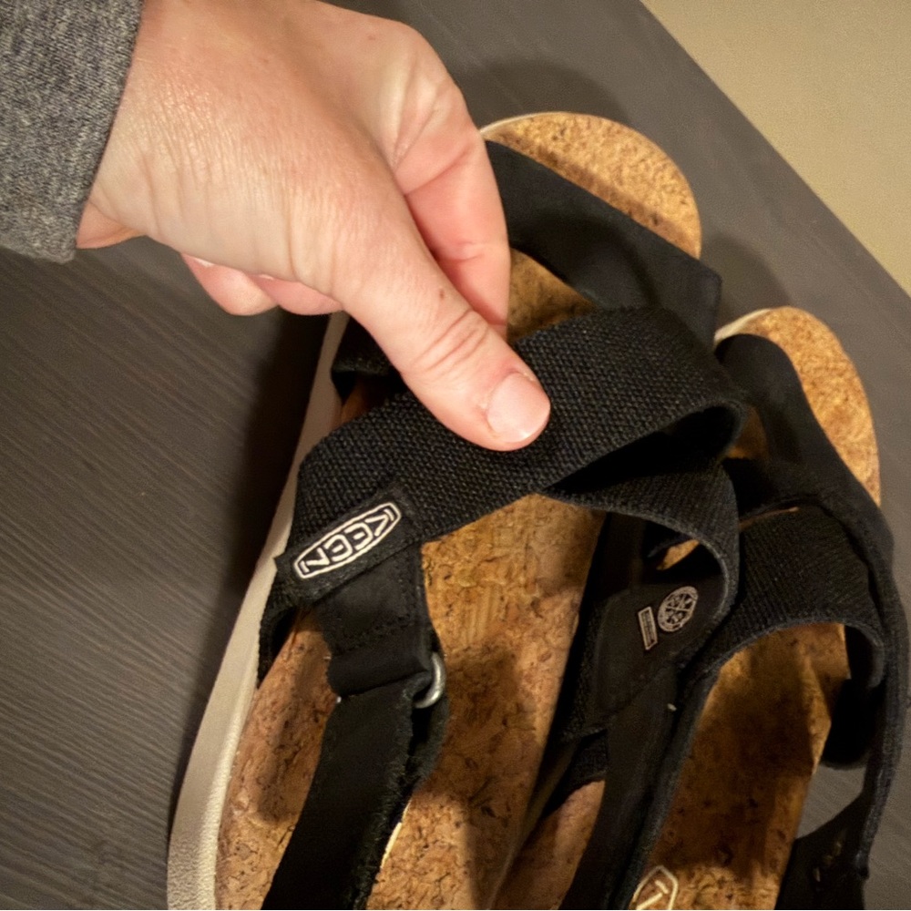 Keen Black Cork-Trim Crisscross Sandals - Picture 7 of 9